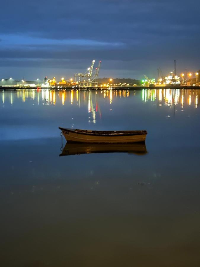 The Lodge, Monkstown Monkstown  外观 照片